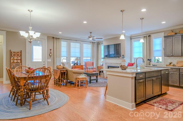 560 Sweet Birch Park Lane, Black Mountain, NC 28711