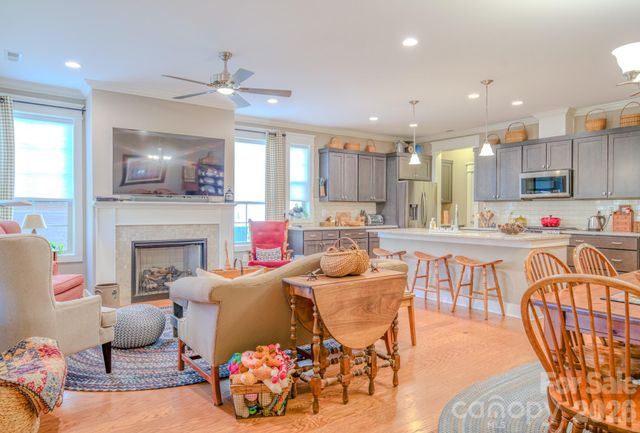 560 Sweet Birch Park Lane, Black Mountain, NC 28711
