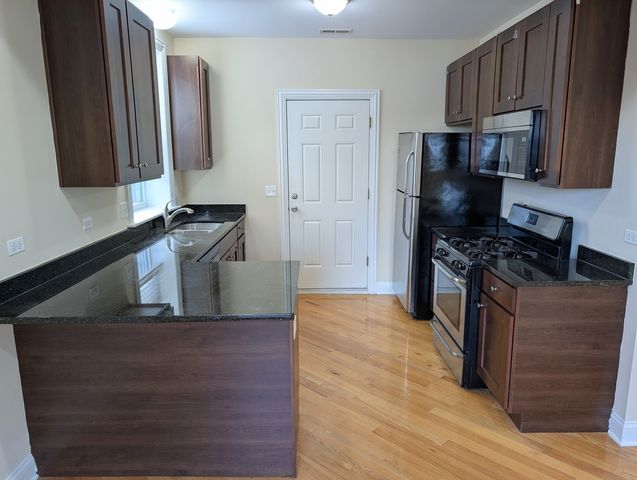 4014 N Central Park Avenue 3E, Chicago, IL 60618