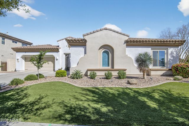 898 W GROVE Street, Litchfield Park, AZ 85340