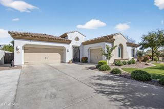 898 W GROVE Street, Litchfield Park, AZ 85340