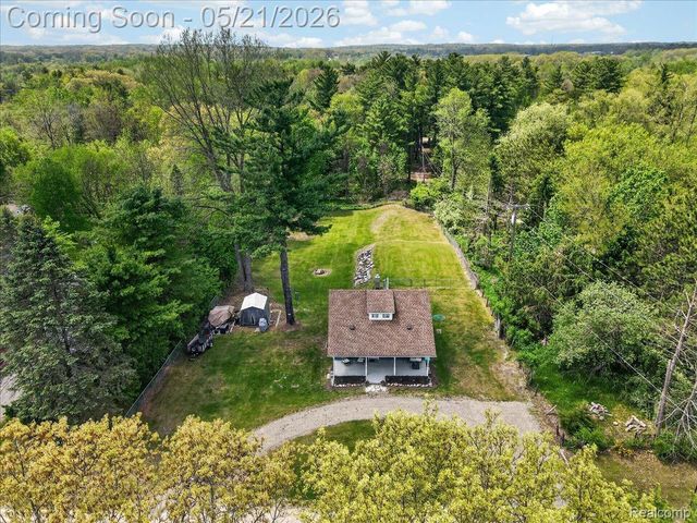 841 Sands Road, Brandon Charter Township, MI 48462