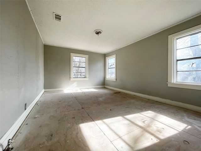 1061 19th Street SE, Paris, TX 75460