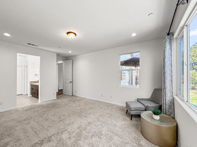 1009 El Molino Avenue, Clovis, CA 93619