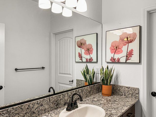 1009 El Molino Avenue, Clovis, CA 93619