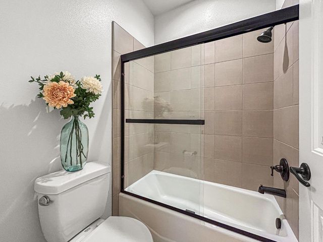 1009 El Molino Avenue, Clovis, CA 93619