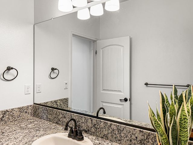 1009 El Molino Avenue, Clovis, CA 93619