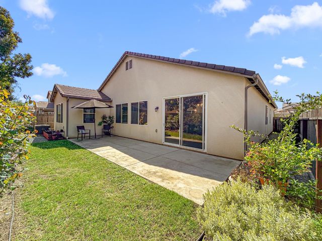 1009 El Molino Avenue, Clovis, CA 93619