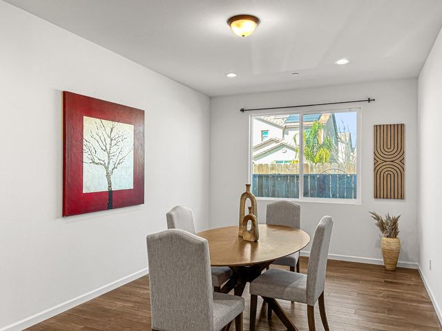 1009 El Molino Avenue, Clovis, CA 93619