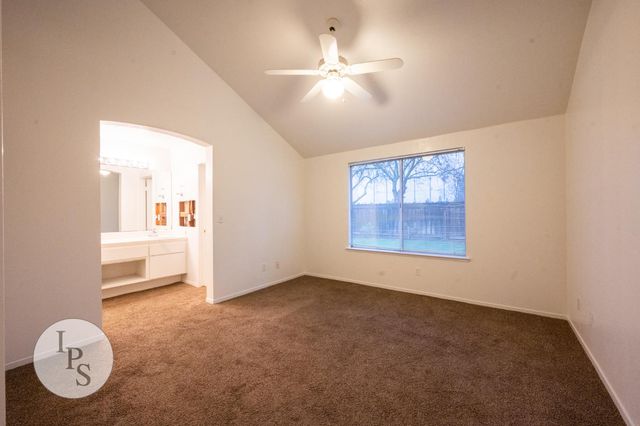 2188 E Pinedale Avenue, Fresno, CA 93720