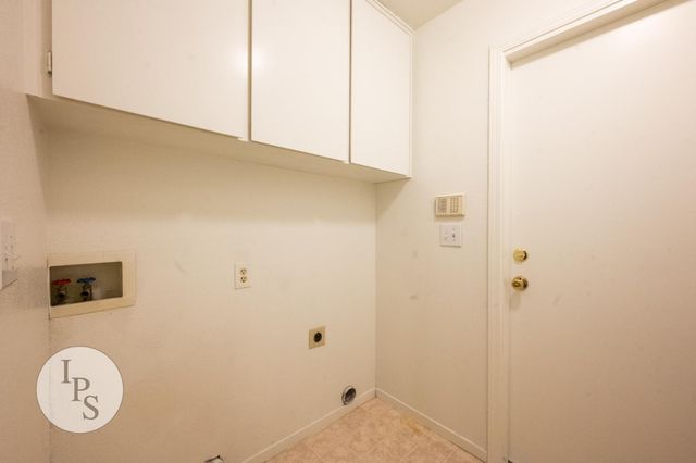 2188 E Pinedale Avenue, Fresno, CA 93720