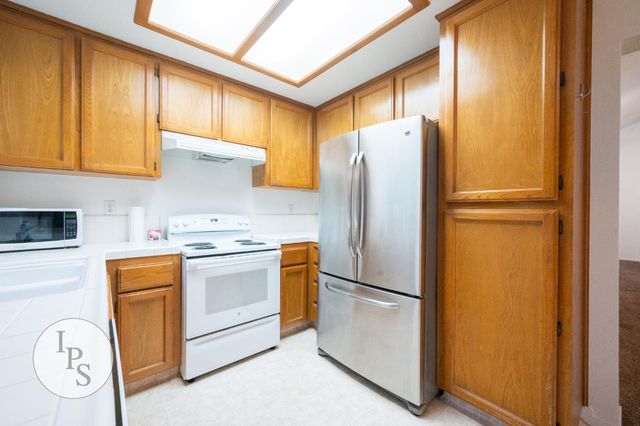 2188 E Pinedale Avenue, Fresno, CA 93720