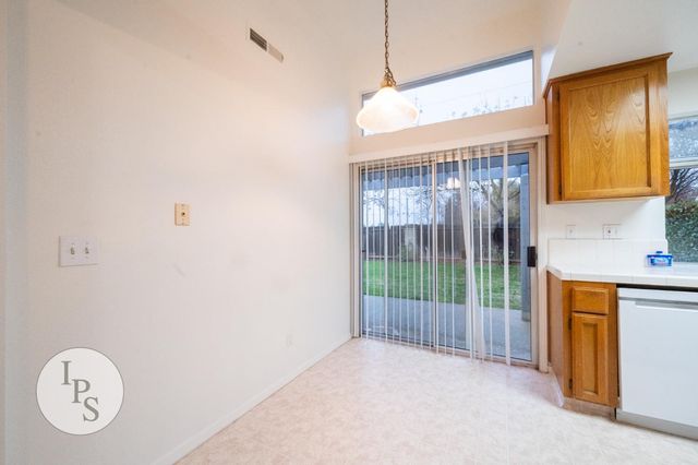 2188 E Pinedale Avenue, Fresno, CA 93720