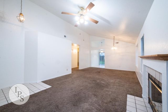 2188 E Pinedale Avenue, Fresno, CA 93720