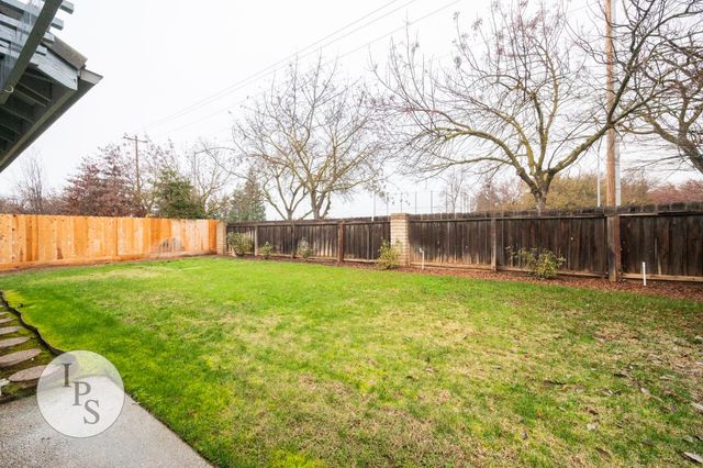 2188 E Pinedale Avenue, Fresno, CA 93720