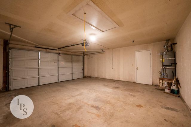 2188 E Pinedale Avenue, Fresno, CA 93720