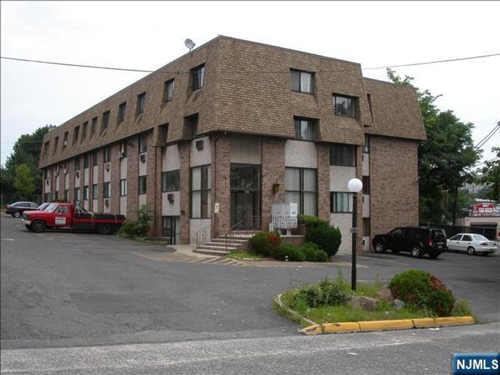 127 E Columbia Avenue A3, Palisades Park, NJ 07650