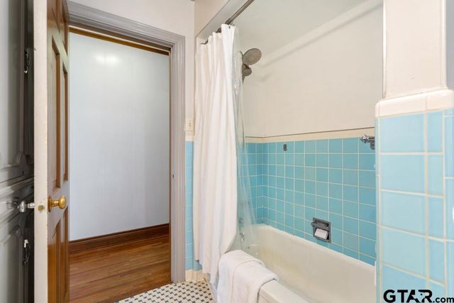 205 N Henry St, Lindale, TX 75771