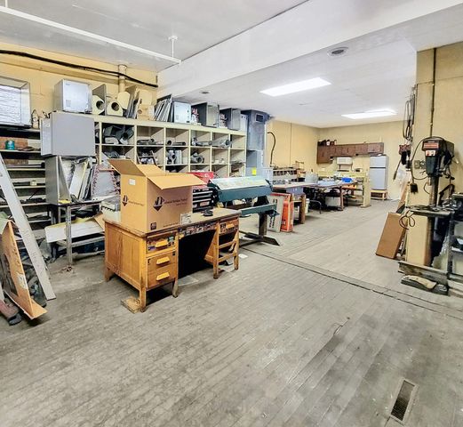 10050 S Ewing Avenue, Chicago, IL 60617