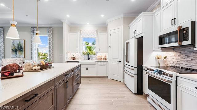 15336 Giardino DR 26-204, Naples, FL 34114