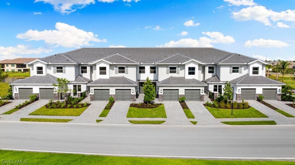 15336 Giardino DR 26-204, Naples, FL 34114