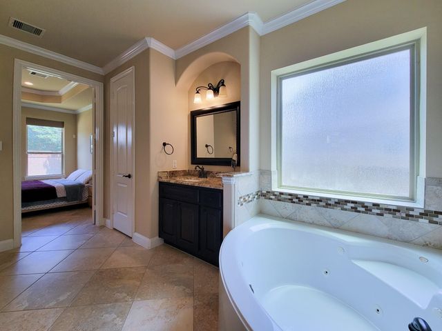 715 Charleston Heights Lane, Sugar Land, TX 77479