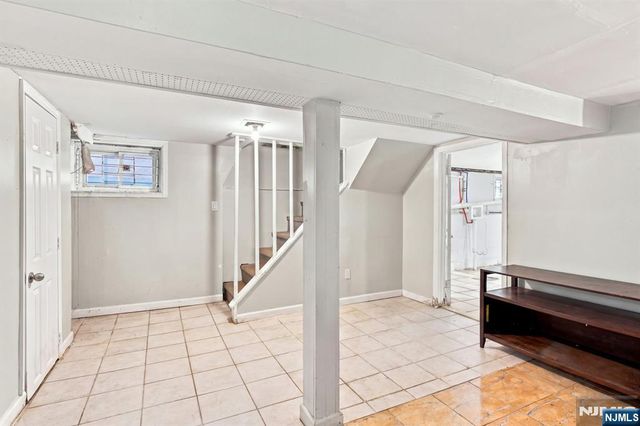 27 Philip Place, Irvington, NJ 07111