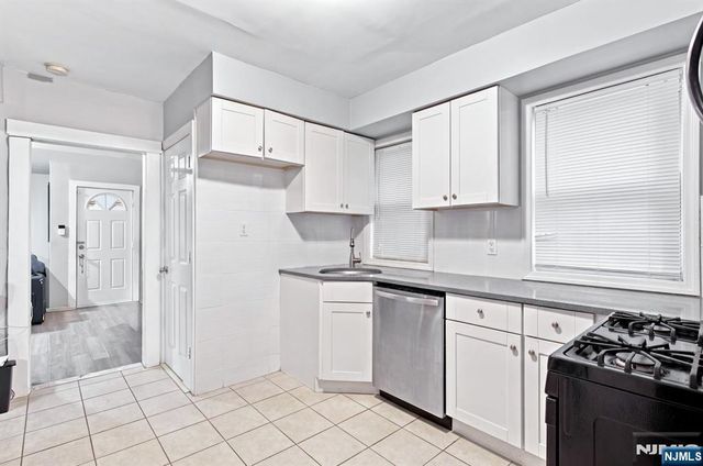 27 Philip Place, Irvington, NJ 07111