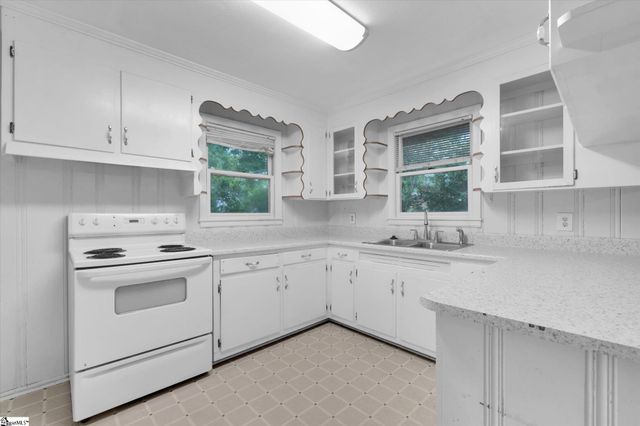611 Cherokee Drive, Greenville, SC 29615