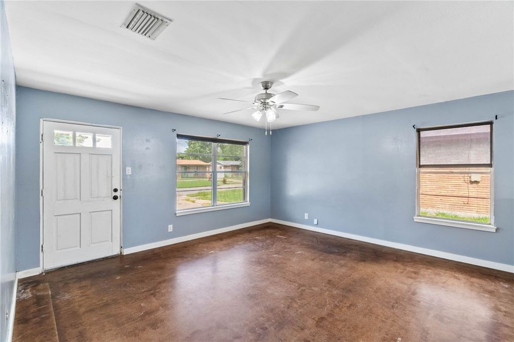 4126 Barnes St, Corpus Christi, TX 78411 — photo 3