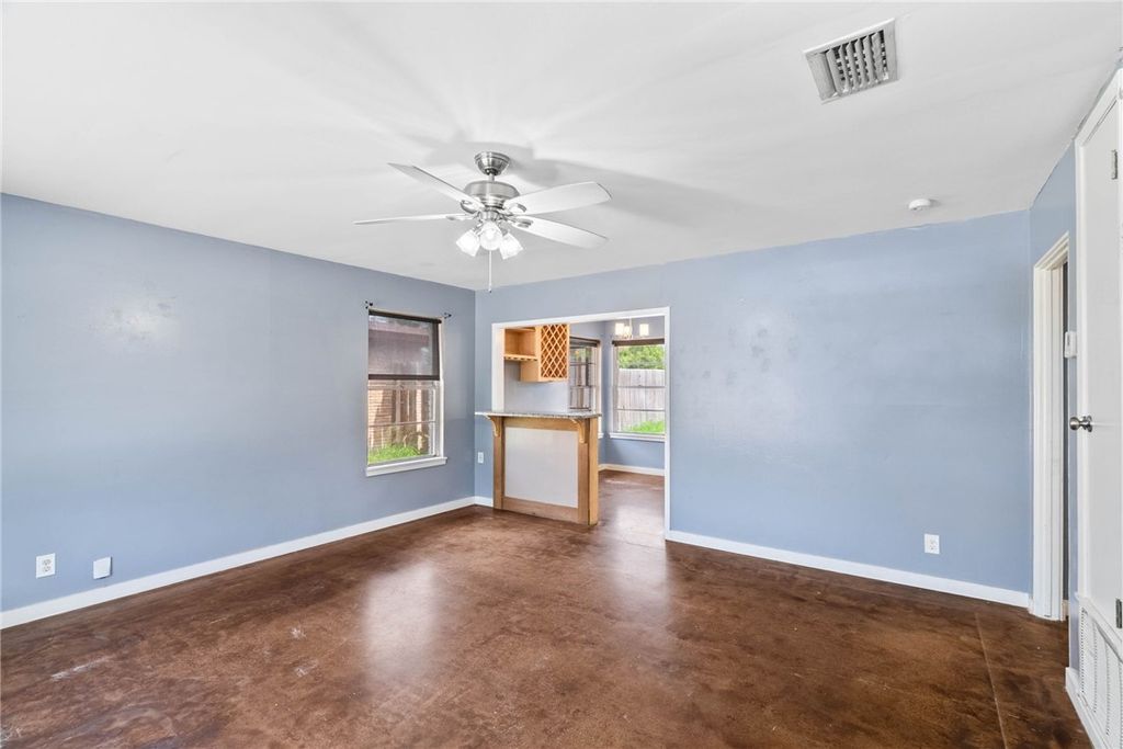 4126 Barnes St, Corpus Christi, TX 78411 — photo 4