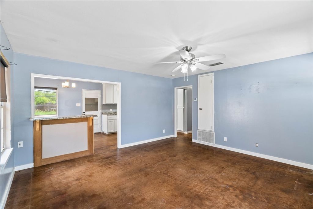 4126 Barnes St, Corpus Christi, TX 78411 — photo 5