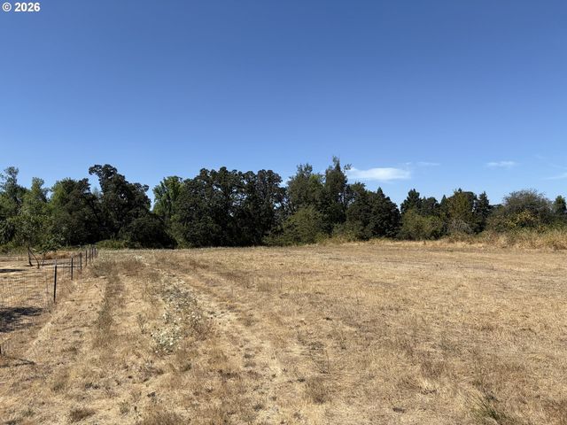85808 Loop Ln, Eugene, OR 97405
