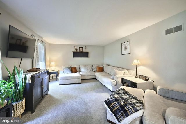 3971 LITTLE JOHN DR, York, PA 17408