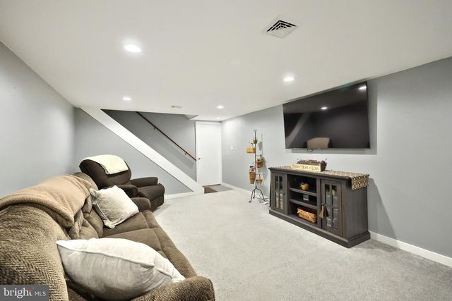 3971 LITTLE JOHN DR, York, PA 17408