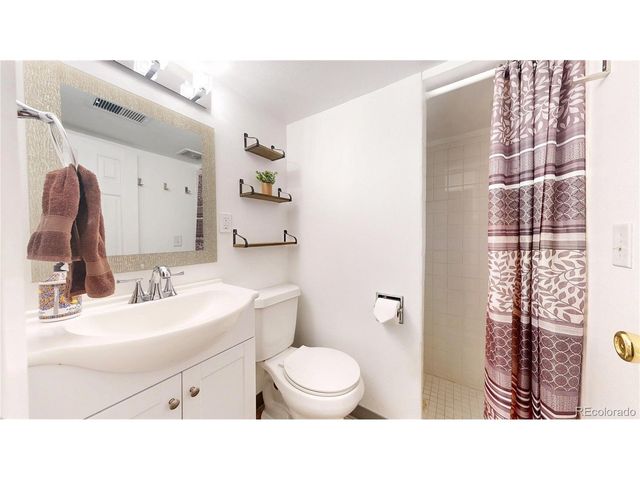 7027 Vivian Ct, Arvada, CO 80004