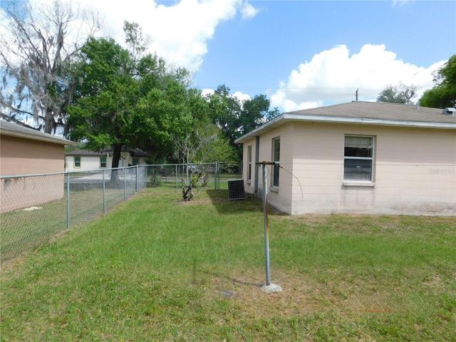 1205 E LAURA STREET, Plant City, FL 33563
