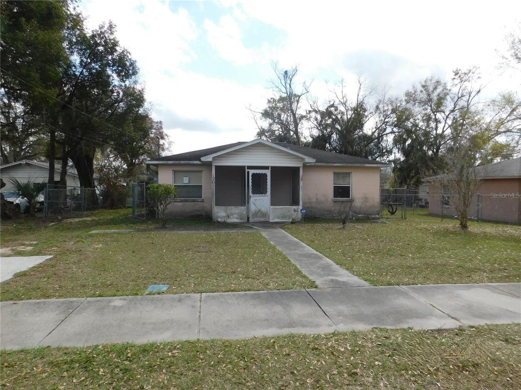 1205 E LAURA STREET, Plant City, FL 33563