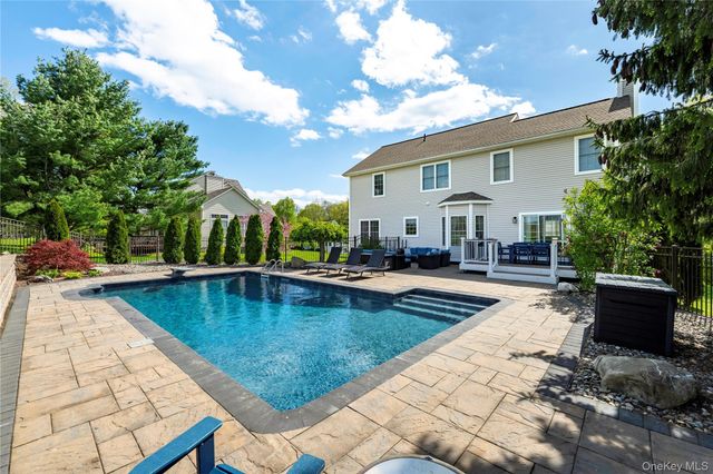 165 Roosevelt Drive, Poughquag, NY 12570