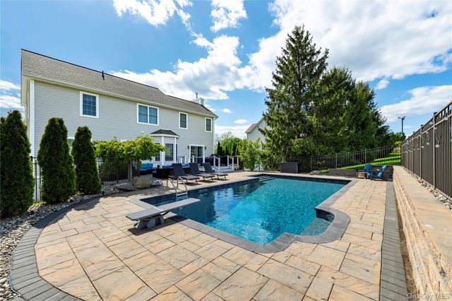 165 Roosevelt Drive, Poughquag, NY 12570