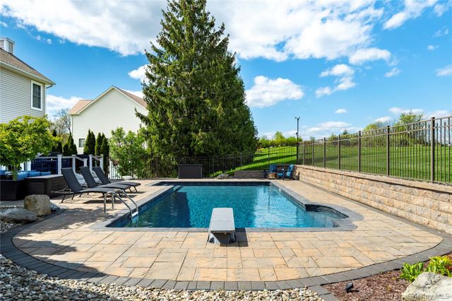 165 Roosevelt Drive, Poughquag, NY 12570
