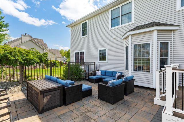 165 Roosevelt Drive, Poughquag, NY 12570
