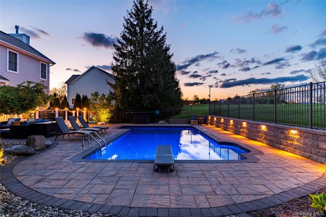 165 Roosevelt Drive, Poughquag, NY 12570