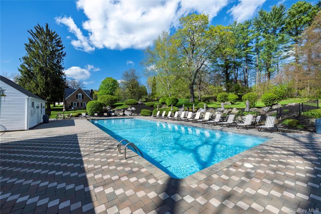 165 Roosevelt Drive, Poughquag, NY 12570