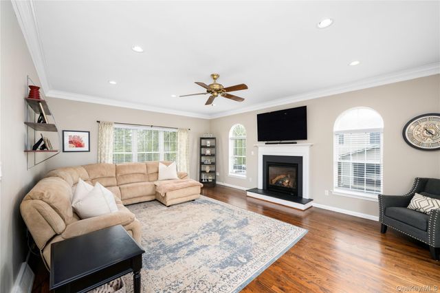 165 Roosevelt Drive, Poughquag, NY 12570