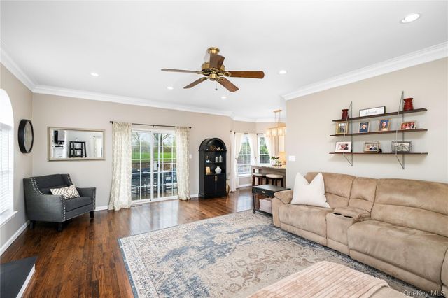 165 Roosevelt Drive, Poughquag, NY 12570