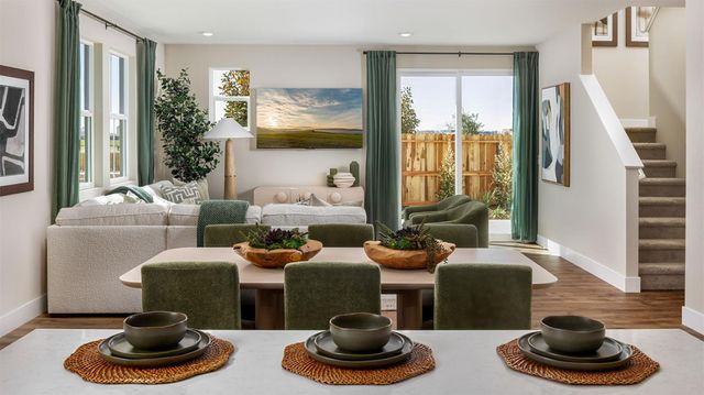 2083 Delta Cove Dr, Sacramento, CA 95832