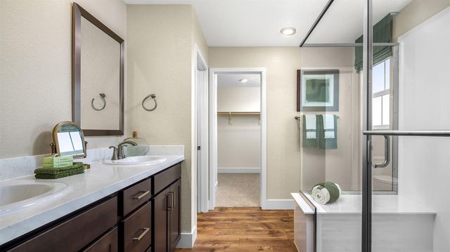 2083 Delta Cove Dr, Sacramento, CA 95832