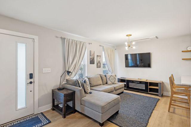 110 Duke St Apt 3, Nashville, TN 37207