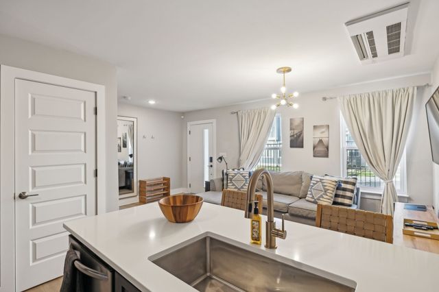 110 Duke St Apt 3, Nashville, TN 37207